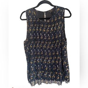 EUC Halogen top. 100% polyester. Size XL.